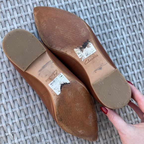 CLARKS Brown Leather Pointed Toe Flats Snakeskin Accent Loafers 8.5 - Picture 5 of 6